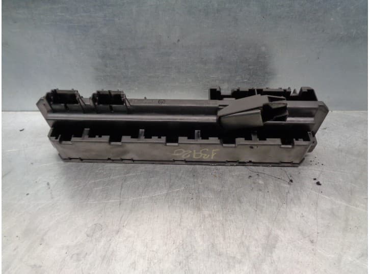 Recambio de caja reles / fusibles para bmw 5 (e60) 530 d referencia OEM IAM 61146932452 3