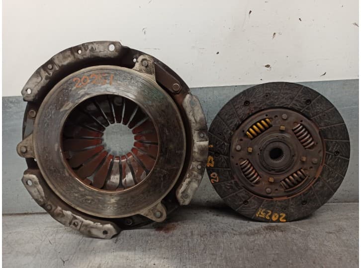Recambio de kit embrague para daewoo lanos (klat) 1.5 referencia OEM IAM 96183980  VALEO 2