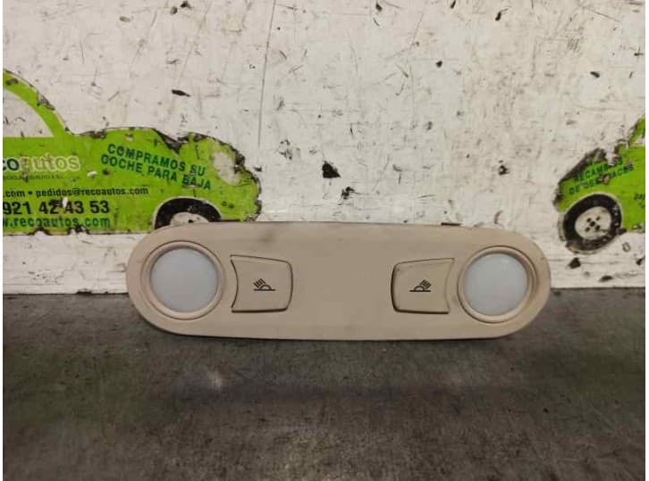 Recambio de luz interior para audi a5 (8t3) 2.0 tfsi referencia OEM IAM 8T0947111