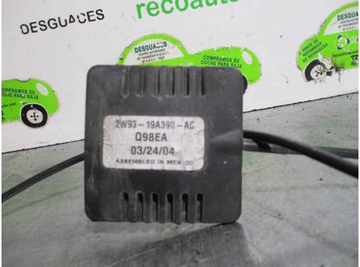 Recambio de antena para jaguar xj (x350, x358) r 4.2 referencia OEM IAM 2W9319A390AC 2