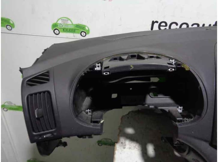 Recambio de salpicadero para hyundai i30 (fd) 1.4 referencia OEM IAM 847112R000 NEGRO 2