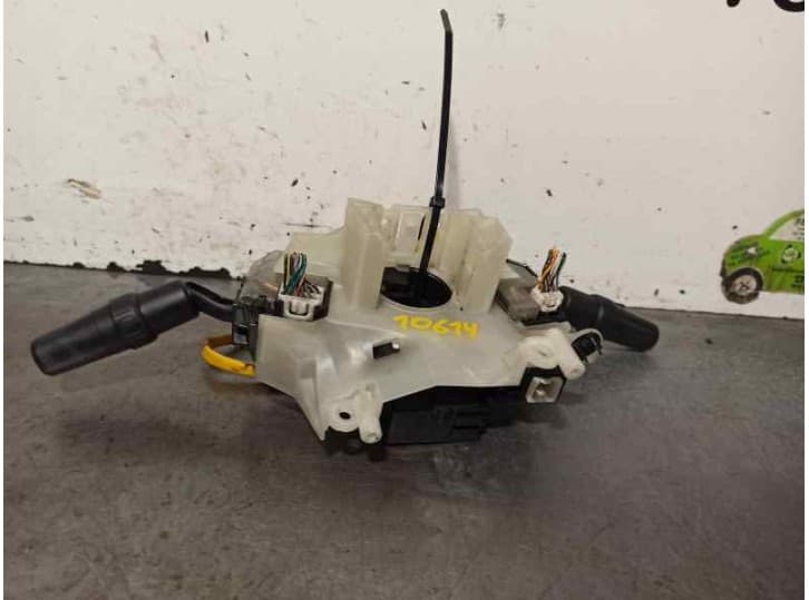 Recambio de mando luces para mazda 5 (cr) 2.0 cd (cr19) referencia OEM IAM 17E675 4
