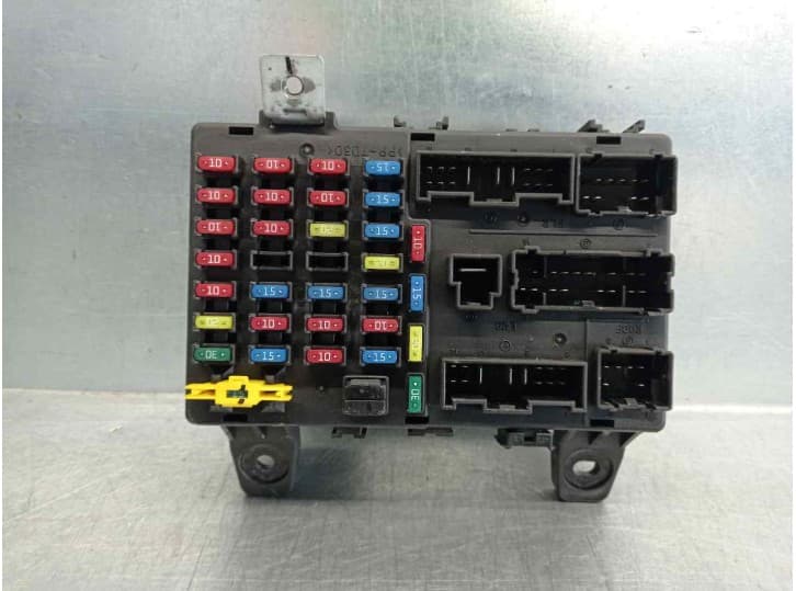 Recambio de caja reles / fusibles para hyundai getz (tb) 1.1 referencia OEM IAM 911981C020 2