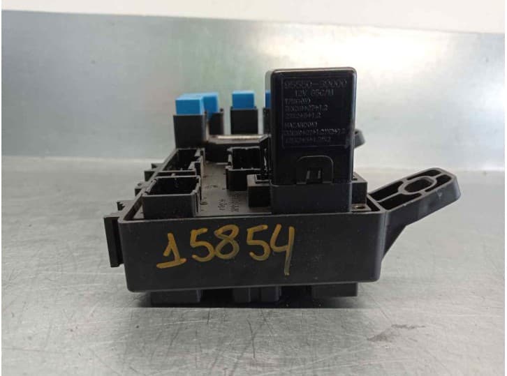 Recambio de caja reles / fusibles para hyundai getz (tb) 1.1 referencia OEM IAM 911981C020 3