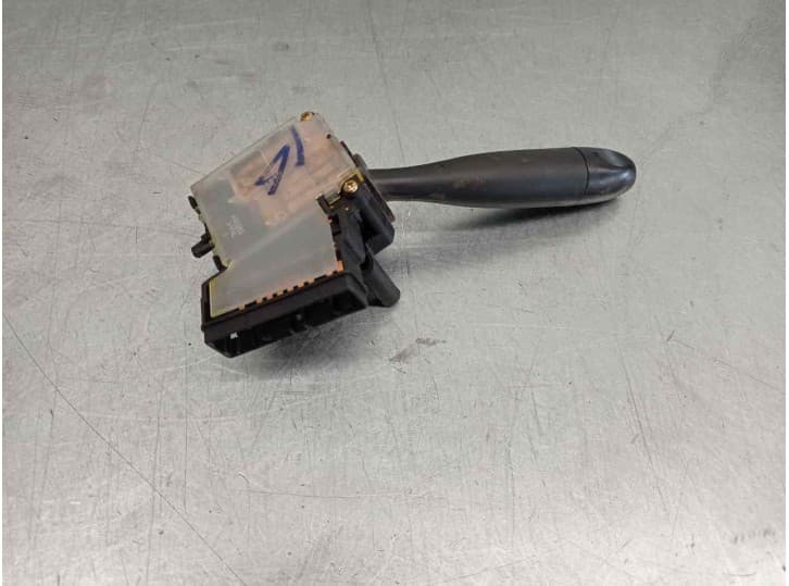 Recambio de mando luces para hyundai getz (tb) 1.1 referencia OEM IAM 32932A 2
