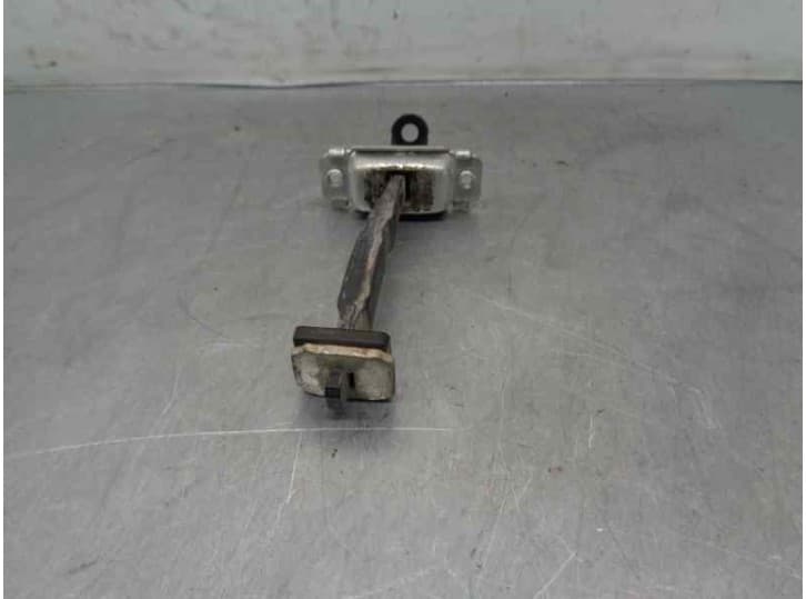 Recambio de retenedor puerta para hyundai tucson (jm) 2.0 crdi referencia OEM IAM 3