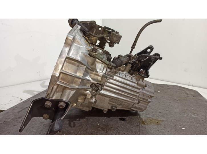 Recambio de caja cambios para hyundai matrix (fc) 1.8 referencia OEM IAM J21873  090337 2