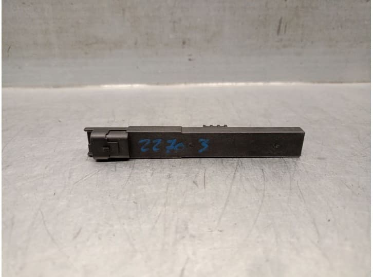 Recambio de antena para opel corsa f (p2jo) corsa-e (68) referencia OEM IAM 220907967240
