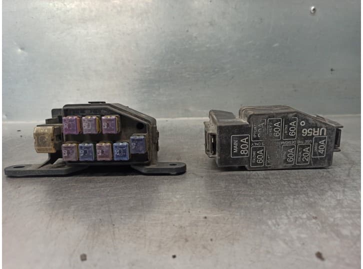 Recambio de caja reles / fusibles para ford ranger (et) 2.5 tddi referencia OEM IAM 1454421