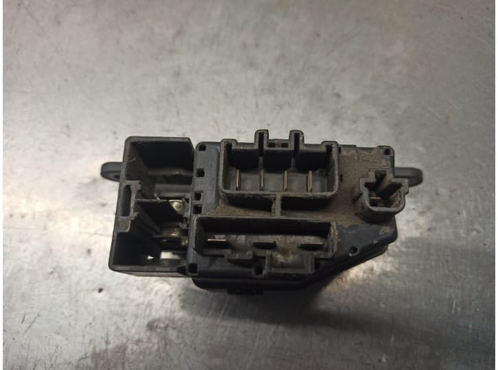 Recambio de caja reles / fusibles para ford ranger (et) 2.5 tddi referencia OEM IAM 1454421 2