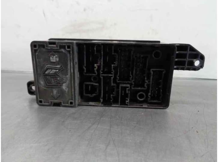 Recambio de caja reles / fusibles para mini mini (r50, r53) one referencia OEM IAM 1480790 2