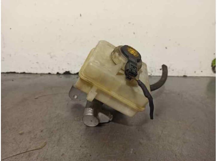 Recambio de bomba freno para bmw 5 (e60) 520 d referencia OEM IAM 2923 32067179D TRW 4
