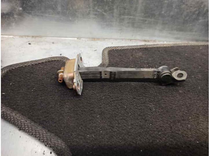 Recambio de retenedor puerta para suzuki liana (er, rh_) 1.6 (rh 416) referencia OEM IAM