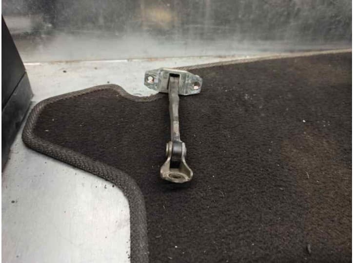 Recambio de retenedor puerta para suzuki liana (er, rh_) 1.6 (rh 416) referencia OEM IAM 3