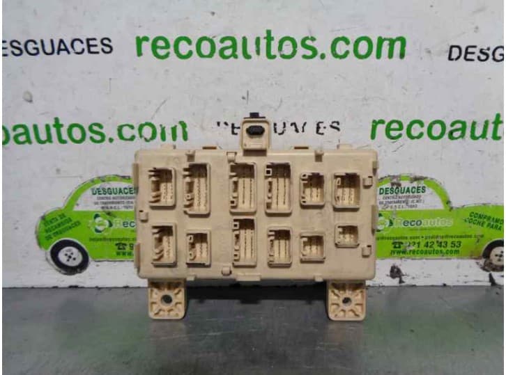 Recambio de caja reles / fusibles para lexus rx (_u3_) 300 (mcu35_) referencia OEM IAM CB0PV71