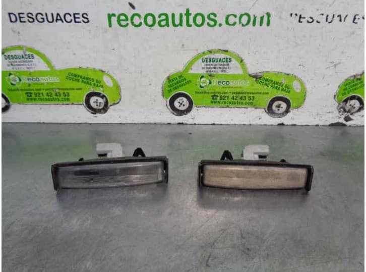 Recambio de piloto matricula para lexus rx (_u3_) 300 (mcu35_) referencia OEM IAM 8127030290
