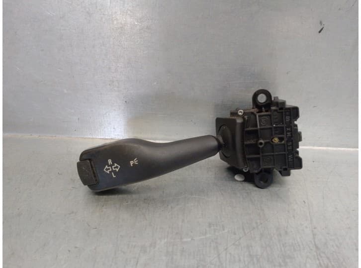 Recambio de mando luces para bmw x3 (e83) 2.0 d referencia OEM IAM 8363668