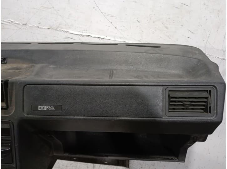 Recambio de salpicadero para seat ibiza i (21a) 0.9 referencia OEM IAM 5512995 7
