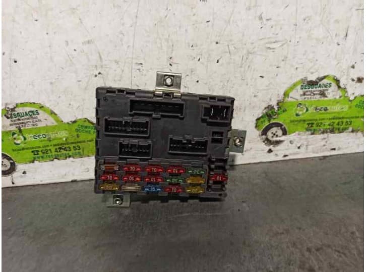 Recambio de caja reles / fusibles para fiat punto (176_) 1.7 td referencia OEM IAM 7755601 2