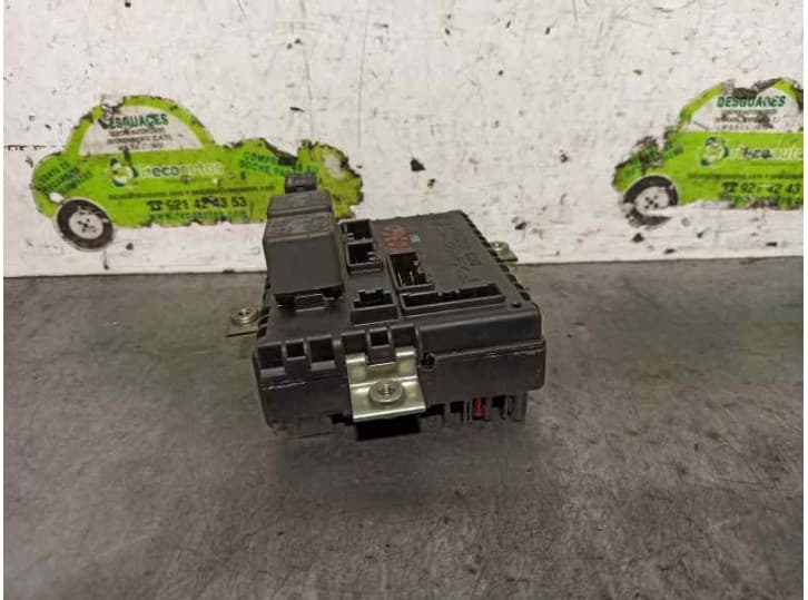 Recambio de caja reles / fusibles para fiat punto (176_) 1.7 td referencia OEM IAM 7755601 3