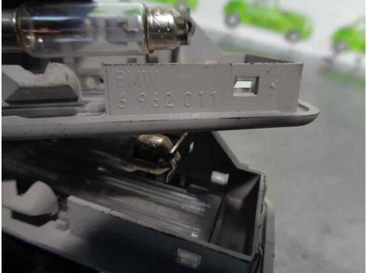 Recambio de luz interior para bmw 5 (e60) 520 d referencia OEM IAM 6962011 LATERALES 4