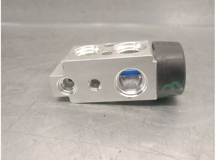 Recambio de valvula expansion para hyundai tucson hybrid referencia OEM IAM 97775CZ001 3