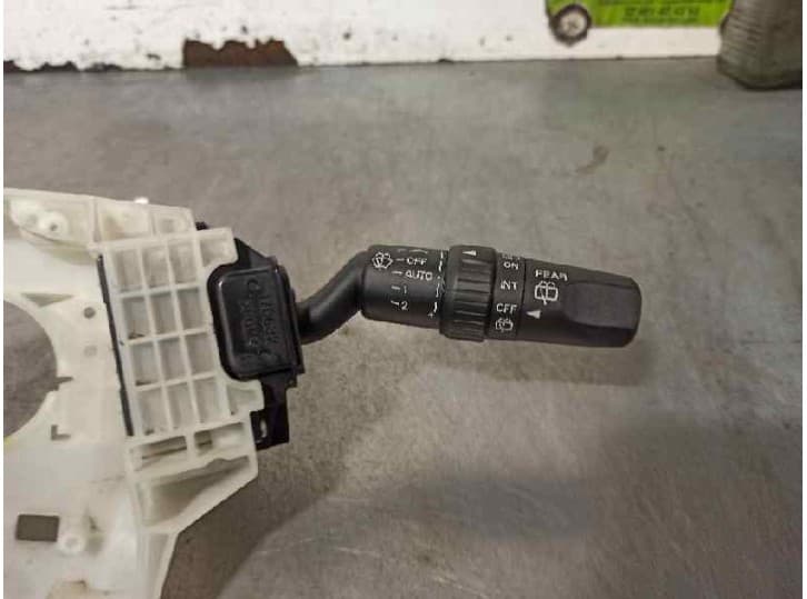 Recambio de mando luces para mazda 5 (cr) 2.0 cd (cr19) referencia OEM IAM CC6817E675 2