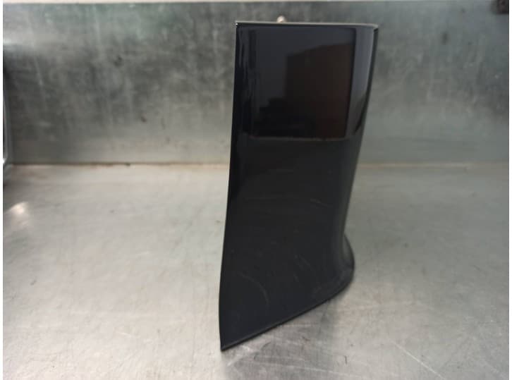 Recambio de molduras traseras para saab 900 ii 2.0 i referencia OEM IAM 4332912 2