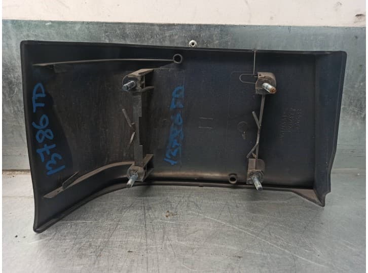 Recambio de molduras traseras para saab 900 ii 2.0 i referencia OEM IAM 4332920 2