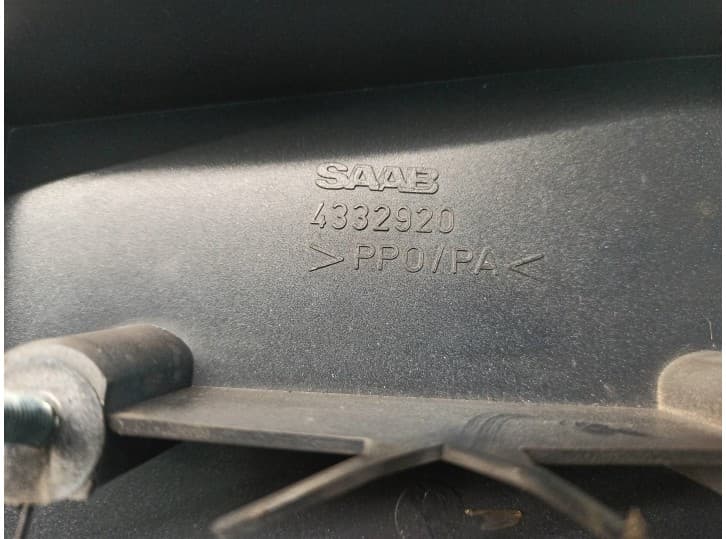 Recambio de molduras traseras para saab 900 ii 2.0 i referencia OEM IAM 4332920 4