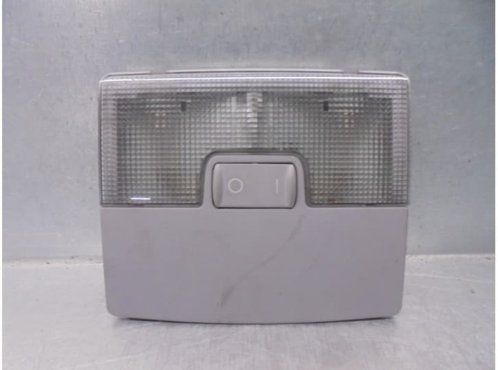 Recambio de luz interior para audi a6 c5 (4b2, 4b4) 2.4 referencia OEM IAM 4B0947105