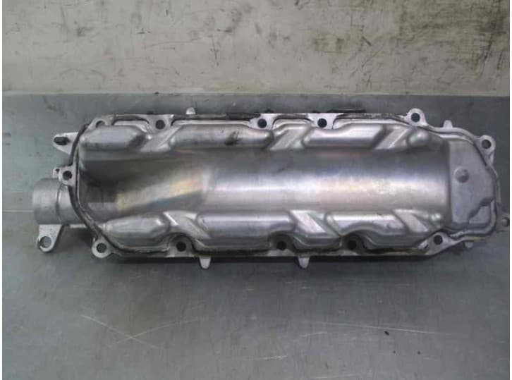 Recambio de tapa motor para lexus ls (_f4_) 460 (usf40) referencia OEM IAM 1687738030