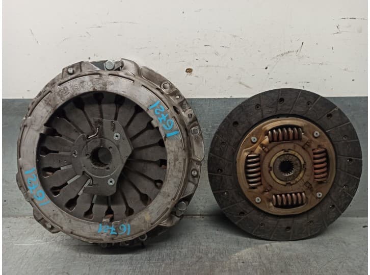 Recambio de kit embrague para peugeot 406 (8b) 1.9 td referencia OEM IAM 2050Y2  VALEO