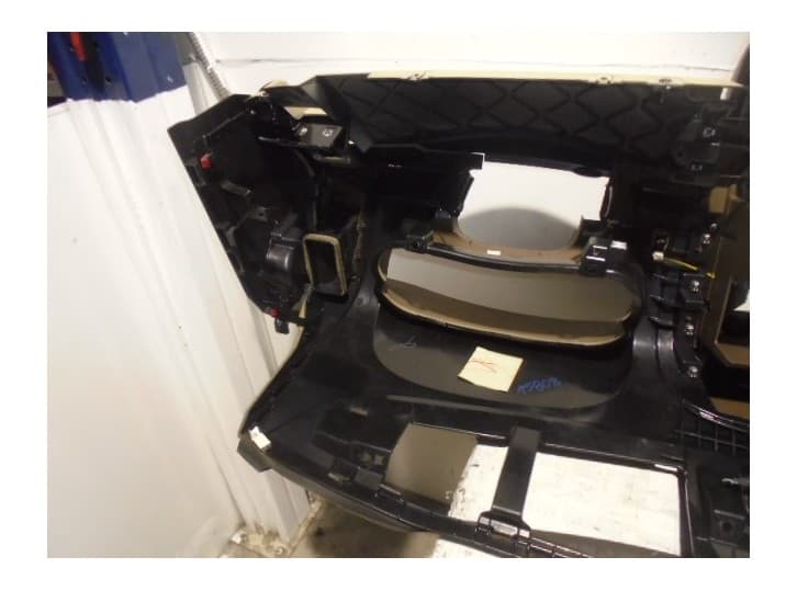 Recambio de salpicadero para cadillac srx 3.6 referencia OEM IAM  MARRON CLARO 8