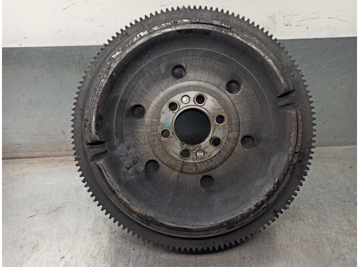 Recambio de volante motor para audi a4 b5 (8d2) 1.9 tdi referencia OEM IAM 028105266A 2