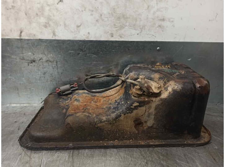 Recambio de carter para nissan serena (c23) 1.6 referencia OEM IAM