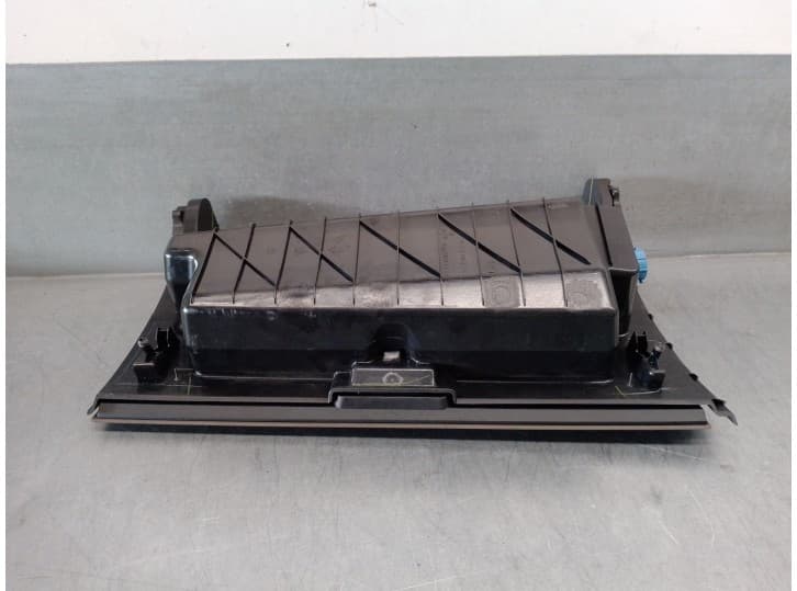 Recambio de guantera para dodge journey 2.0 crd referencia OEM IAM 1G2111K7AC 3