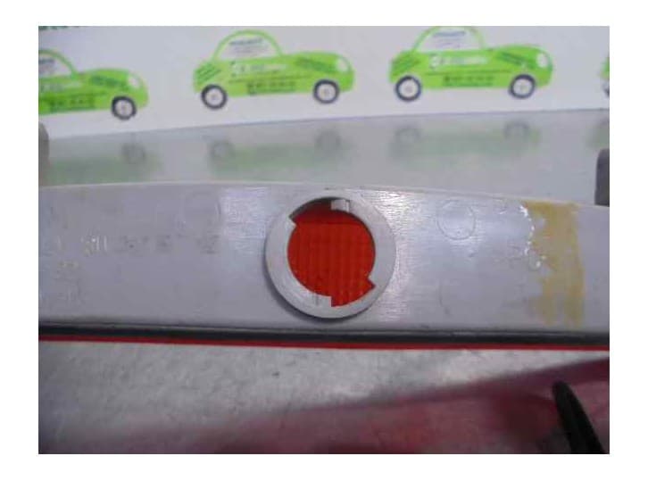 Recambio de luz central de freno para kia joice (mte1p) 2.0 referencia OEM IAM 92700M2010 3