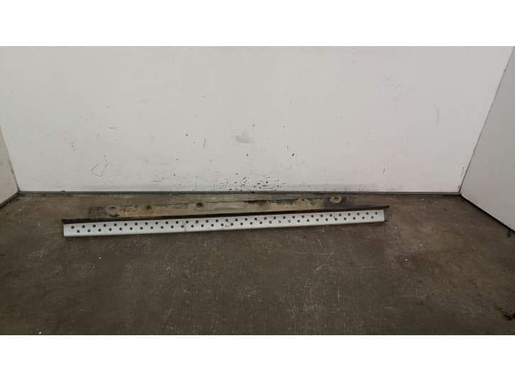 Recambio de faldon lateral para bmw x5 (e53) 3.0 d referencia OEM IAM 8408706 8408706