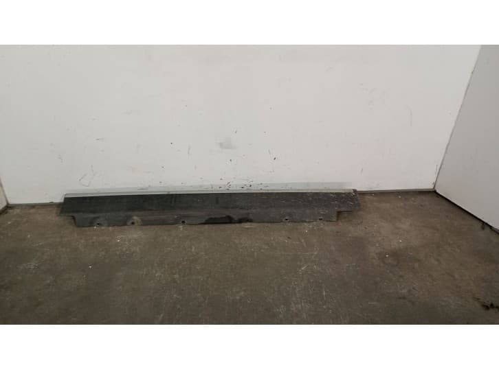 Recambio de faldon lateral para bmw x5 (e53) 3.0 d referencia OEM IAM 8408706 8408706 2