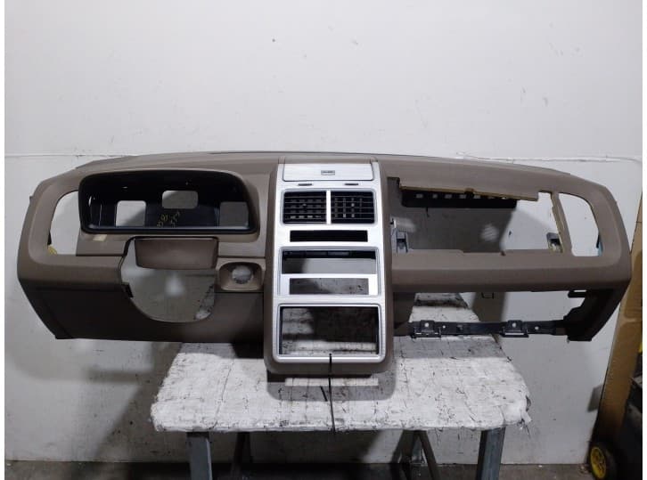 Recambio de salpicadero para dodge journey 2.0 crd referencia OEM IAM 1MQ64DK7AA MARRON