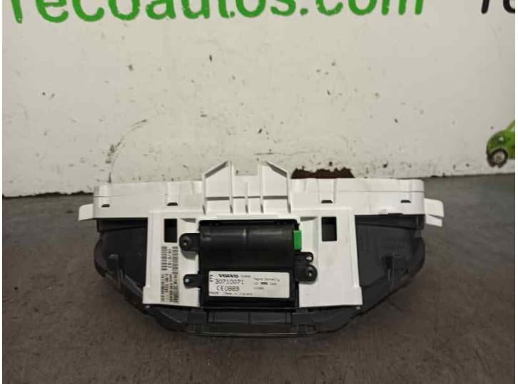 Recambio de cuadro instrumentos para volvo v50 (545) 1.8 referencia OEM IAM 30710071 2