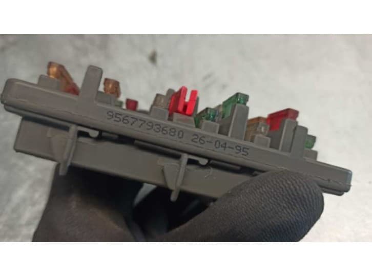 Recambio de caja reles / fusibles para citroën zx (n2) 1.9 dt referencia OEM IAM 9567793680 3
