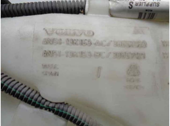 Recambio de deposito limpia para volvo c30 (533) d5 referencia OEM IAM 31253148 30657122 3