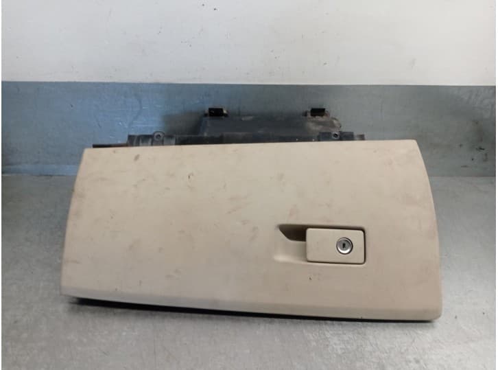 Recambio de guantera para volvo xc70 ii (136) d4 awd referencia OEM IAM 31395492 31305842