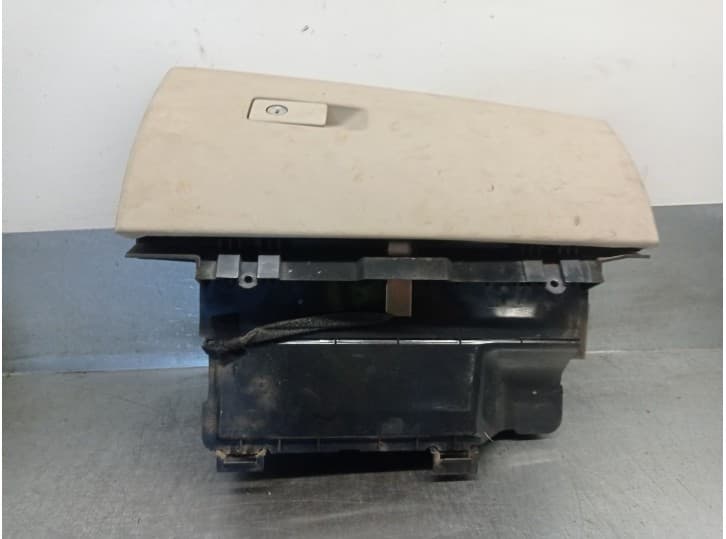 Recambio de guantera para volvo xc70 ii (136) d4 awd referencia OEM IAM 31395492 31305842 3