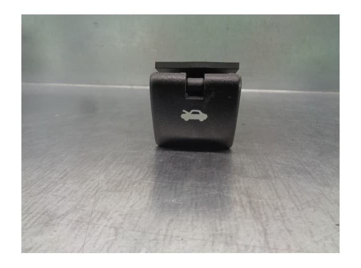 Recambio de cerradura capot para cadillac srx 3.6 referencia OEM IAM