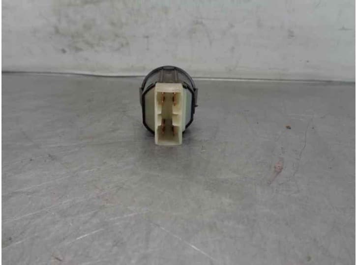 Recambio de mando para ssangyong korando (kj) 2.9 td referencia OEM IAM 884W01900 2