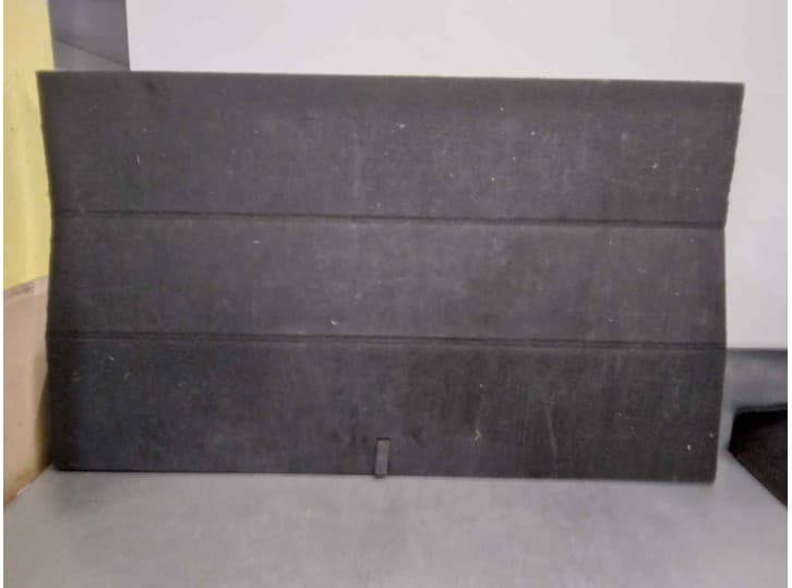 Recambio de bandeja trasera para kia carens iv 1.7 crdi referencia OEM IAM 85720A4000