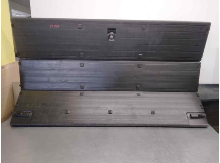 Recambio de bandeja trasera para kia carens iv 1.7 crdi referencia OEM IAM 85720A4000 2